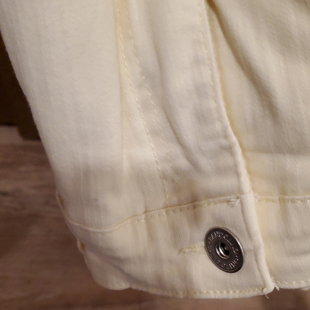 Bandolono size 14 pale yellow slightly cropped pants